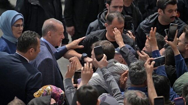 Εκλογές στην Τουρκία: Πρώτος στην «αφετηρία» του β' γύρου ο Ερντογάν με 49,3% έναντι 45,0% του Κιλιτσντάρογλου